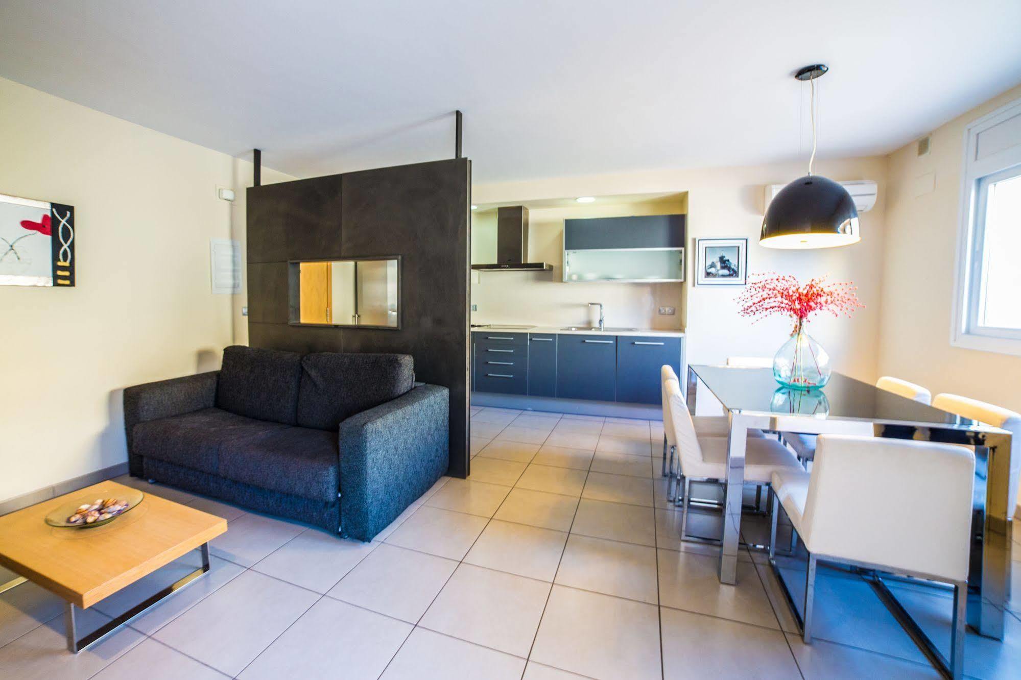 רוזס Agi Drugstore Apartments מראה חיצוני תמונה